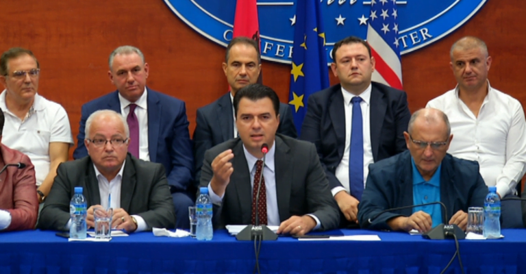 PD shpall nismën kushtetuese për vettingun në politikë, fillon mbledhja e firmave