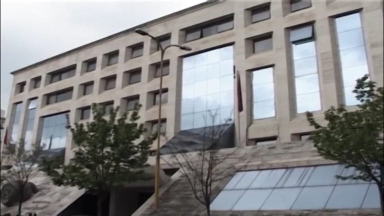 Zgjidhet kryetarja e KLGJ, kush është pedagogia që erdhi si propozim i Shoqërisë Civile (FOTO)