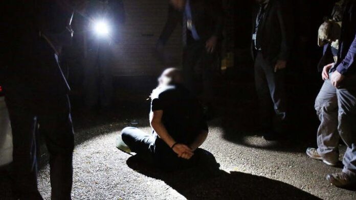 policia arrest nateb