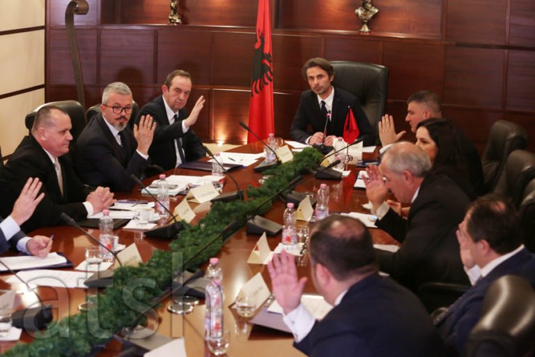 KLP nuk humb kohë, nis lëvizjet për të zgjedhur kryeprokurorin e ri, bien tentativat bllokuese të opozitës