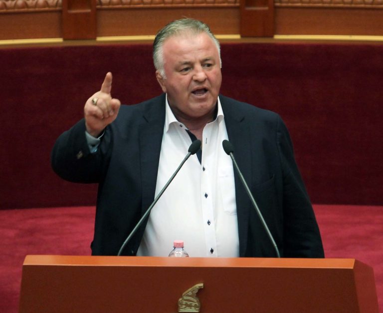 “Nuk jam dakort”/ Plas debati për lojërat e fatit në Kuvend, Sterkaj del kundër Braçes