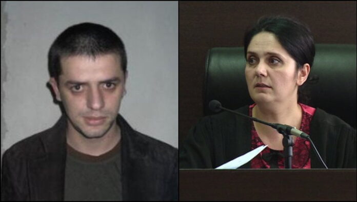 C4B23D5D-CC97-42E2-AFC3-24495DB47F2E