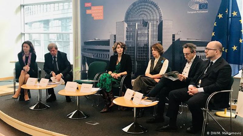 C715EDA1-71BF-42F2-AD8F-5868B610D3D3