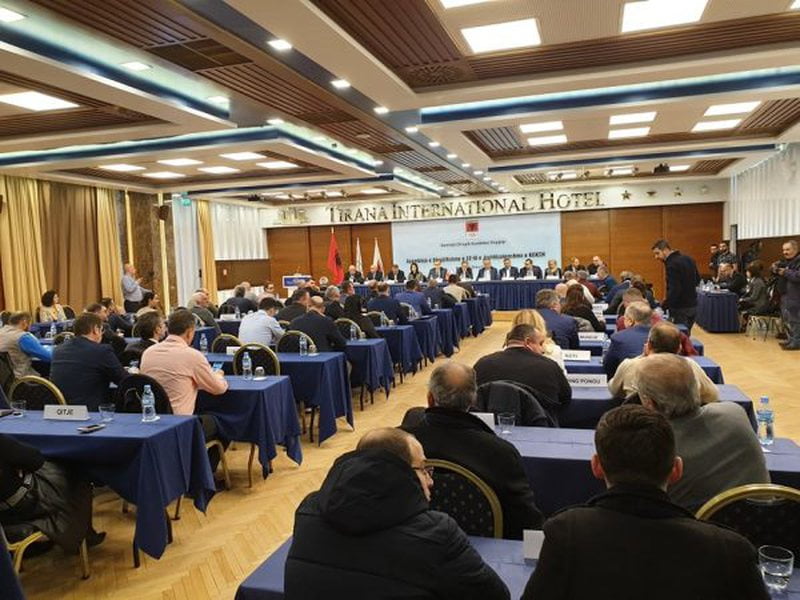 28FAE444-D235-4DF4-A34E-43D133205091