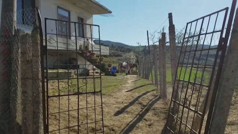 2D9AE648-ACEC-47DD-BBE6-35BC317E52DF