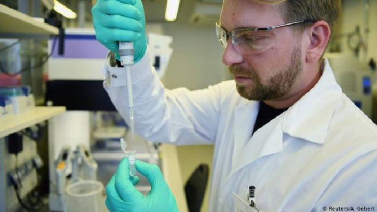 Koronavirusi përplas Trump-in dhe Gjermaninë/ Një firmë gjermane parashikon të nxjerrë në qershor vaksinën kundër COVID-19, Presidenti i SHBA do ta blejë eskluzivisht (DETAJE)