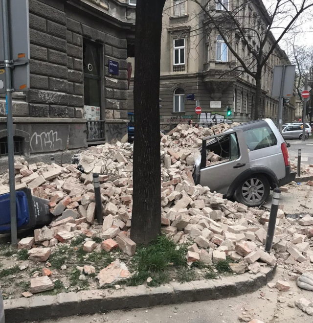 AE877F0B-19B3-4D6C-B973-EBFE40954A9C