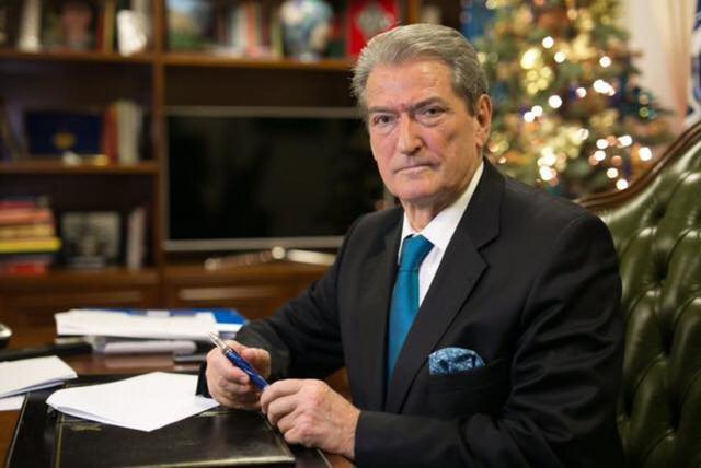 8A7ED762-59CB-4067-BB28-29A8E5A7A926