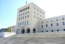 Pedagogët dalin sot në protestë, marshim solidariteti me studentët në orën 10:00