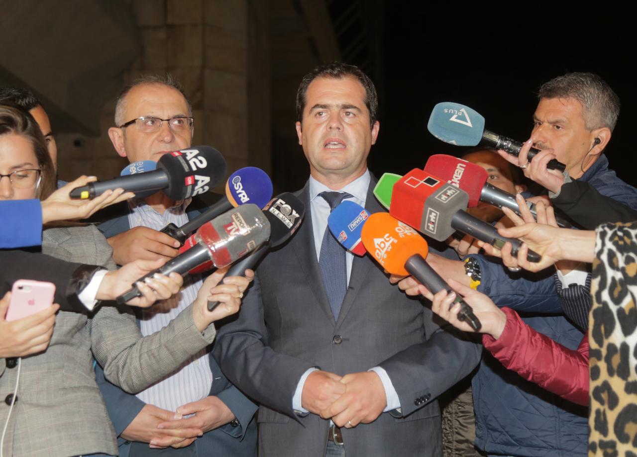 53B1393F-92A4-4935-A1D2-0EBB08C35535