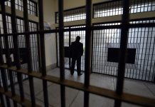 “5 burgje shqiptare duhen mbyllur”/ Avokati i Popullit: Cenojnë dinjitetin njerëzor! Mbipopullimi i lokalizuar