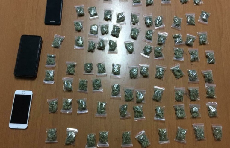 E “shesin” klientët që i blinin drogën, arrestohet 24-vjeçari në Laprakë