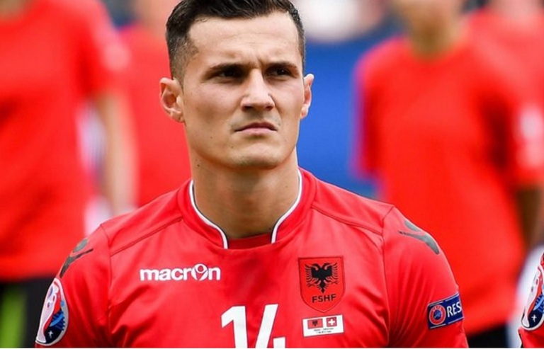 Taulant Xhaka i jep fund dilemave, firmos me Bazelin deri në 2024