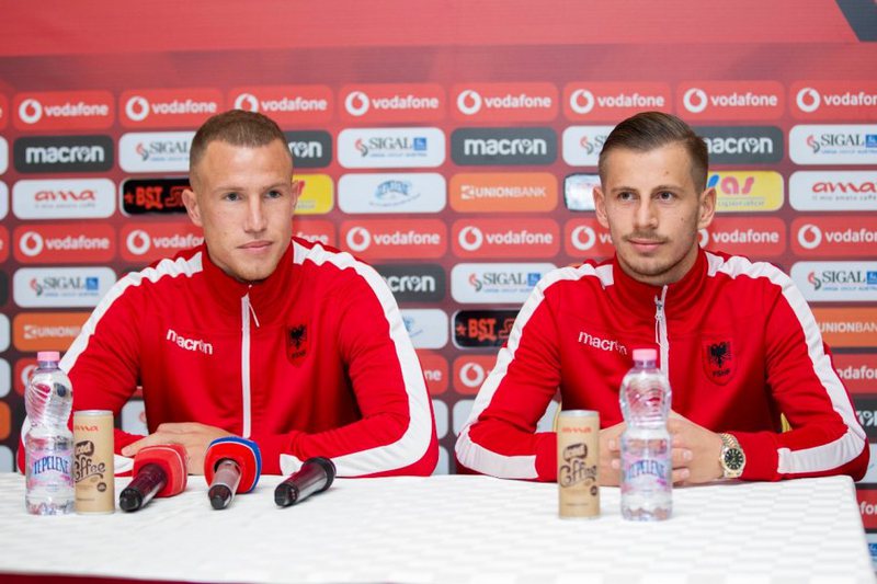 06CD8A04-C3C0-48C1-A3C0-CE1FDB68D78C