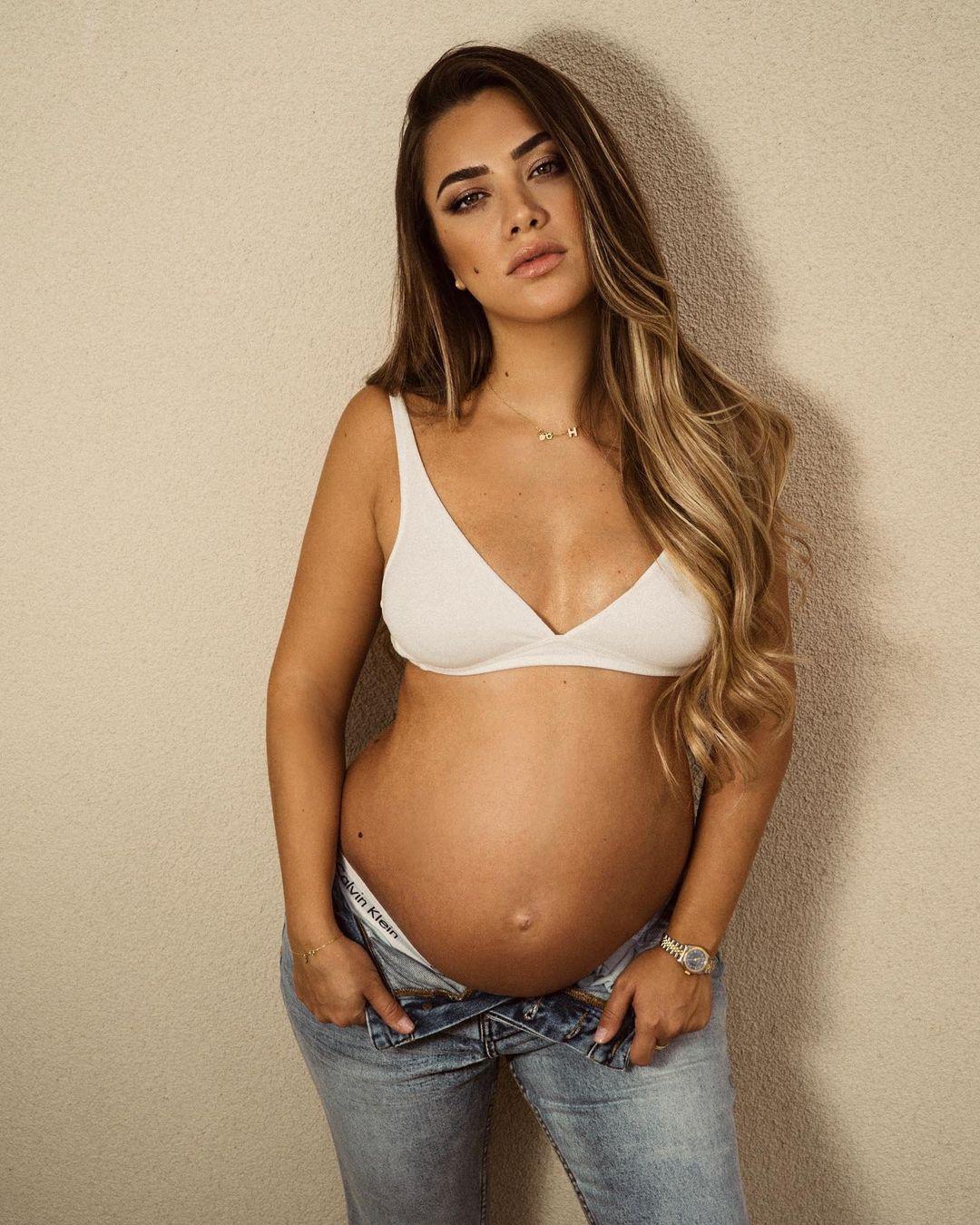 sarahoxha_20201116_204854_1