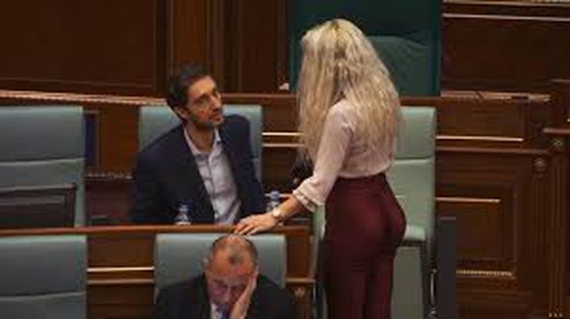 79BCAFEB-6F34-45D0-BA5F-C8F86F2EE1B0