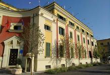 Erion Veliaj jep urdhër nga qelia për dekorimin e Tiranës për festat e fundvitit