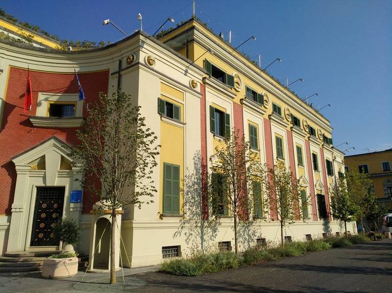 Erion Veliaj jep urdhër nga qelia për dekorimin e Tiranës për festat e fundvitit