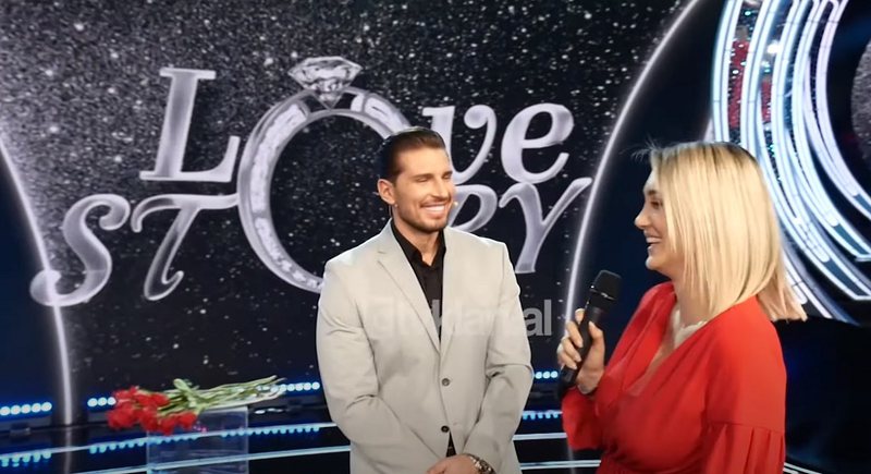 A3A2205C-1ED5-4E58-8A58-3C52B0CDE8A4