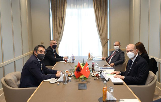 B0D985D6-8DDA-4E72-88CC-0399044AD0EF