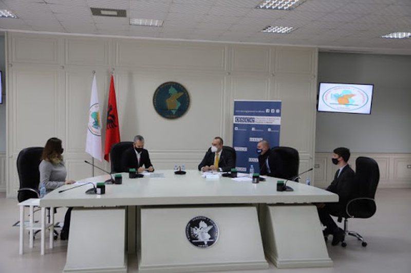 A1CC1298-1A49-4E46-B21D-9A1000A56E73