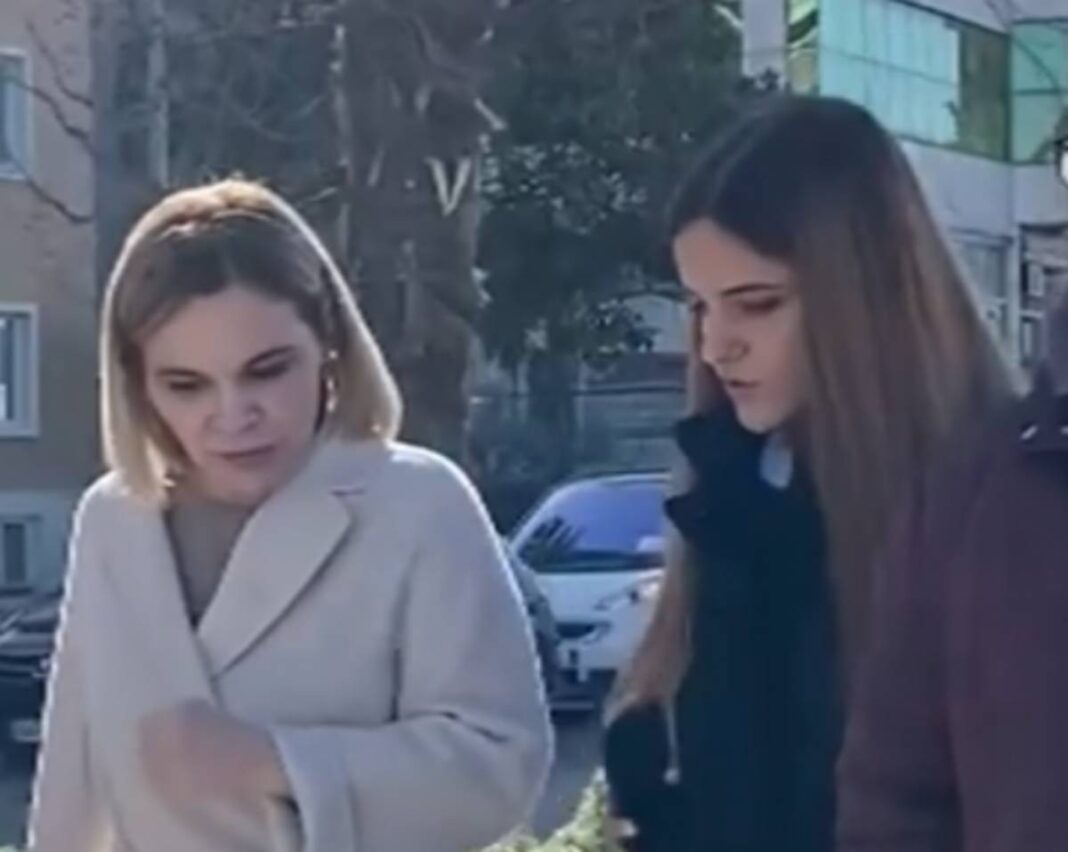 Monika-Vlore-1068x852