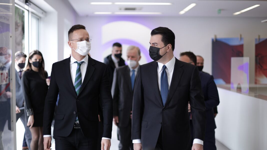 basha-hungarezi-1068x600