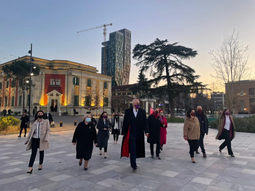 164816914_10224839284350508_806780920686057973_o-1068x799