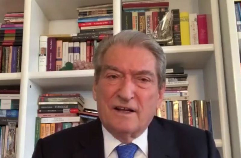 83FD3E35-C854-45E9-A7B6-870D8A3964F5