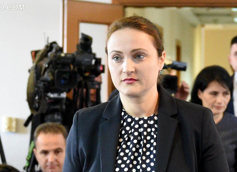 F77025E4-3EEB-488B-B197-92090E687A89