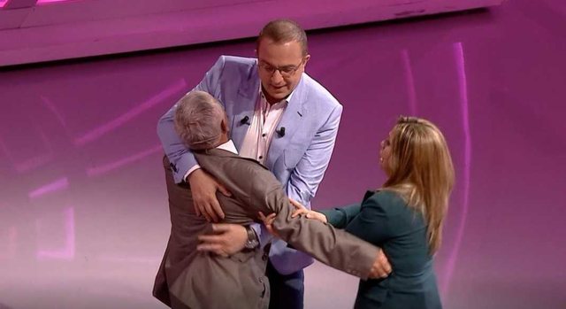 340A0EB7-3422-4D4B-B082-ACAFD42B8793