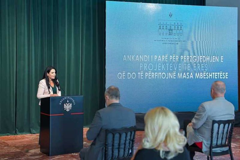 7D604444-F3E9-4181-AB22-B22F421D5D21