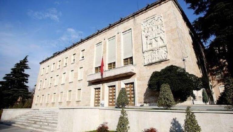 Gjykata Kushtetuese rrëzoi vendimin e Qeverisë për shkarkimin e Erion Veliajt, reagon kryeministri