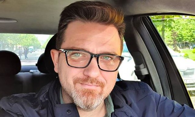 559EF639-44D2-43E5-9B0A-A18FC5F26421