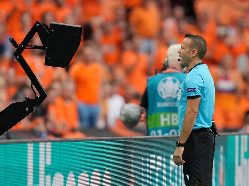 BDFF0D7F-E16E-4161-87FF-588FC3E6868D