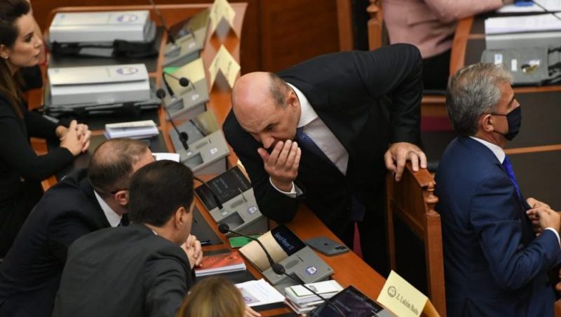 6B810106-D903-4C76-A2B9-1BC3890C35A9