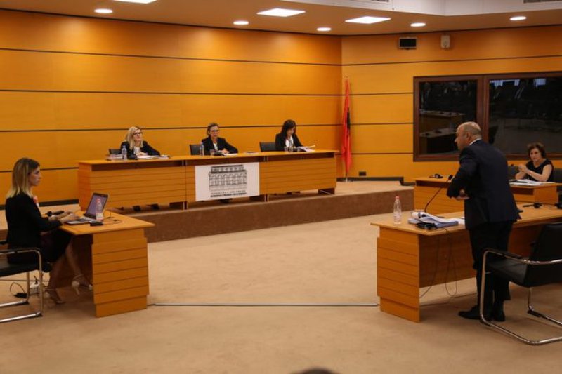 9C2DD59B-8469-4DE7-AEF5-11B0074446BE