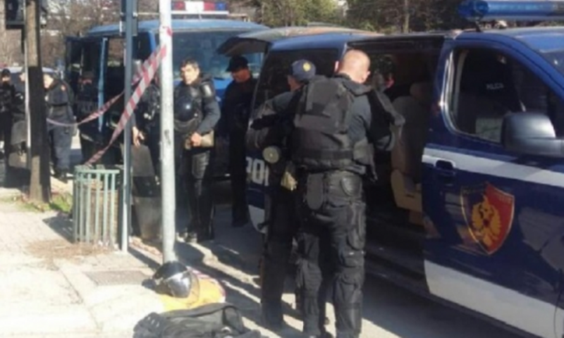 23B4550D-E410-4787-BBF4-9C0D704DEFD7