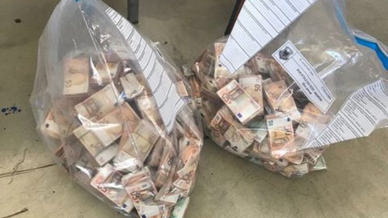 37C71DC4-58D8-43B0-BBBC-2455BBE617F6