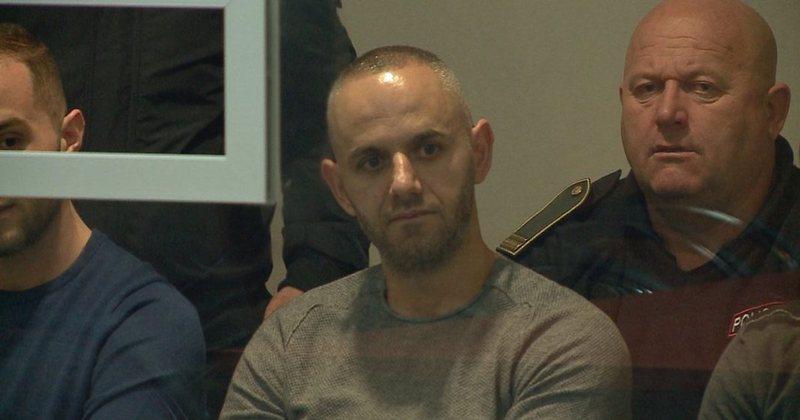 8FCB1CD8-8574-4204-9027-15DC10FEAAF2