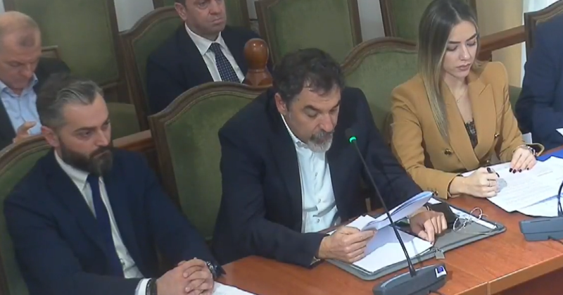 F2E8ABE1-6F56-4564-9C8F-0C9574059F39