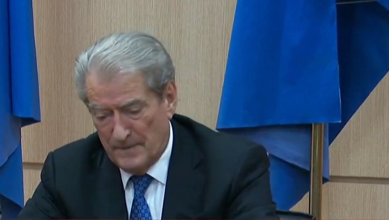 BFB3691B-3625-45CA-AFE2-6FBCBFF30102