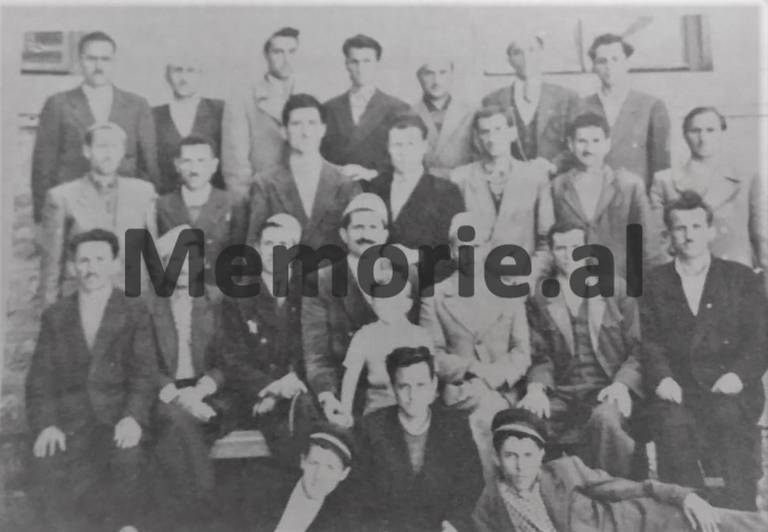 “Të gjashtë kufomat i lanë në qendër të Rrëshenit, ku populli i pështynte, godiste me shkelma dhe me gurë…”/ Historia e panjohur e vrasjes së ‘kriminelëve’ më 12 prill 1950 