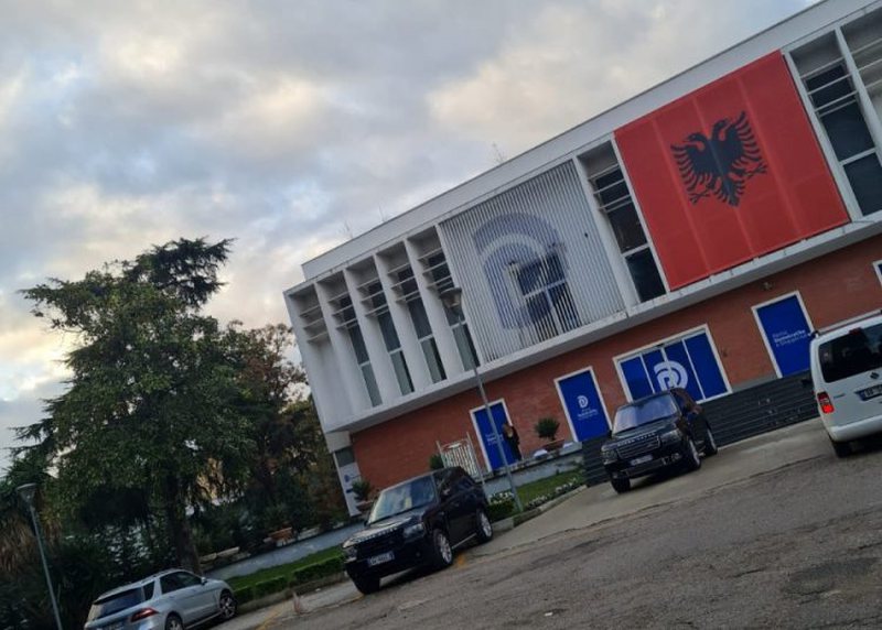 8511176A-40F6-465A-A6C3-87EE254005B8