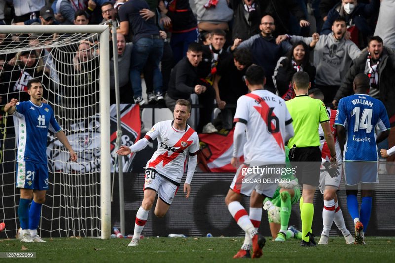 8BDABF3C-FDE9-4B34-946C-D6B1D40BB272