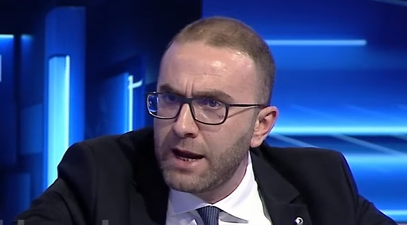 A5D7B87F-2D72-4D0D-B4AA-013B4167994C