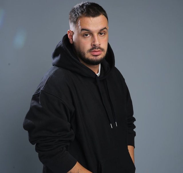 FBBADD8C-4B20-424A-A688-DAFB4756005A