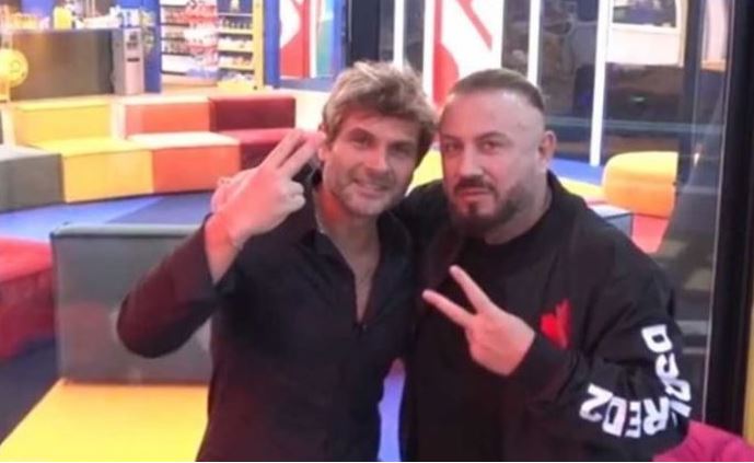 A6F02761-CE13-4A59-9DF2-10CFFAFC64D1