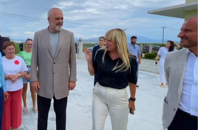 D5E1A956-39C6-4125-BB8A-DD28F6ABB28B