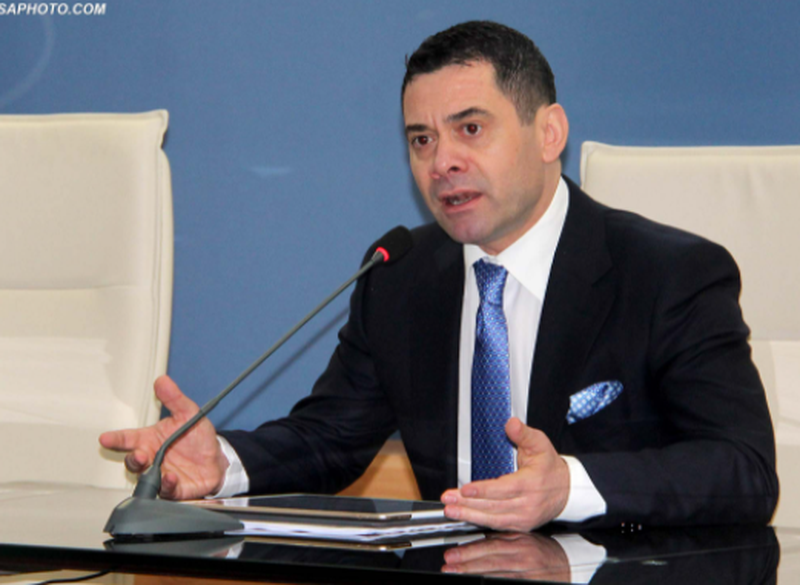 2F674AB5-2223-42C4-B50E-9561E12E87FA